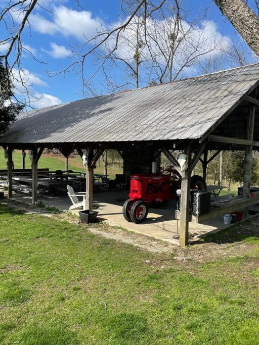 Bourbon Trail Cabin On The Farm Lawrenceburg エクステリア 写真