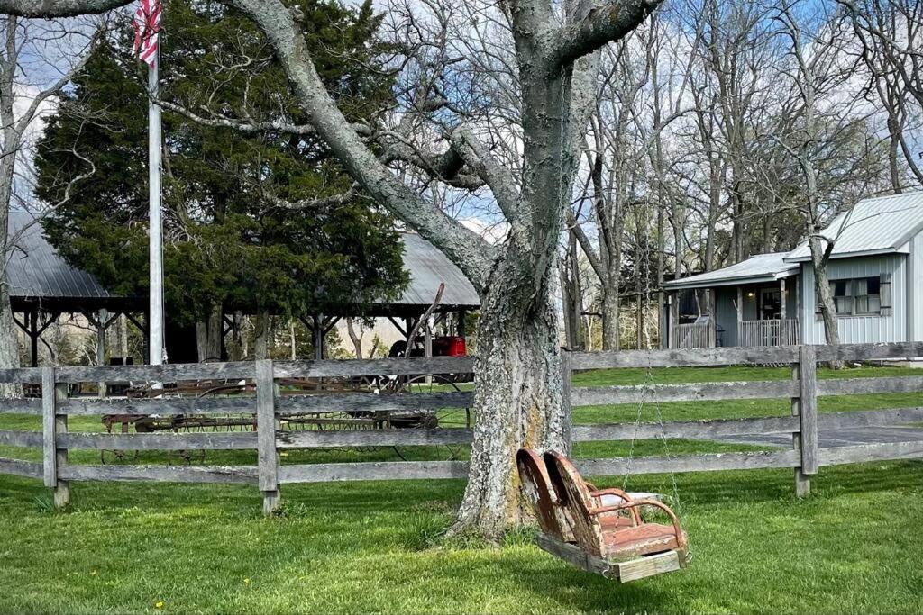 Bourbon Trail Cabin On The Farm Lawrenceburg エクステリア 写真