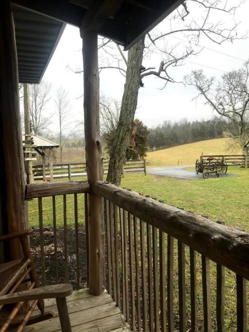 Bourbon Trail Cabin On The Farm Lawrenceburg エクステリア 写真