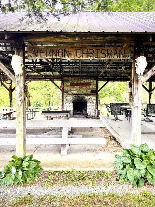 Bourbon Trail Cabin On The Farm Lawrenceburg エクステリア 写真